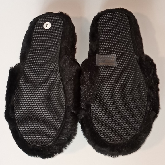 NIB TRILLIUM BLACK FUZZY SLIDES - Picture 3 of 4